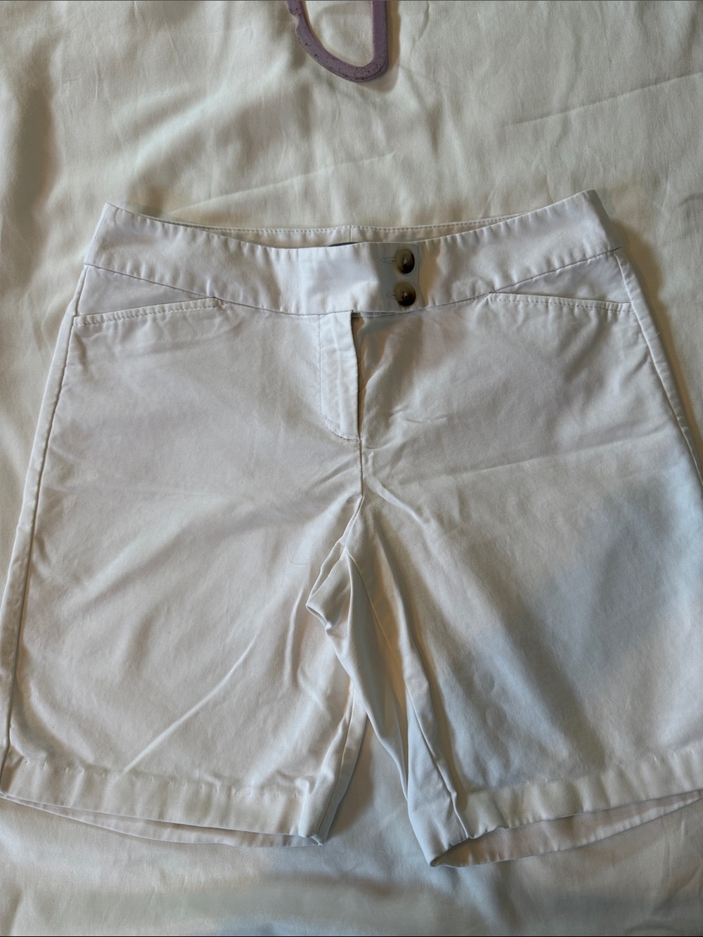 Ann Taylor White Mid-Rise Stretch Bermuda Shorts